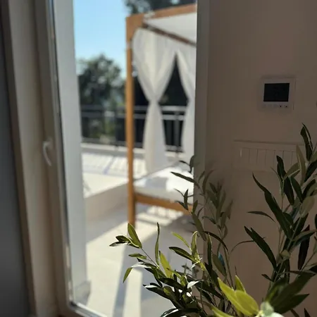 شقة & - Sea View Terrace & Parking مْليني