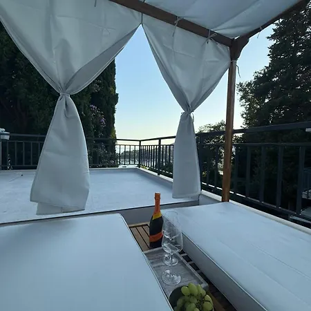 & - Sea View Terrace & Parking 米利尼