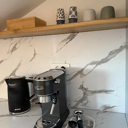 & Διαμέρισμα *