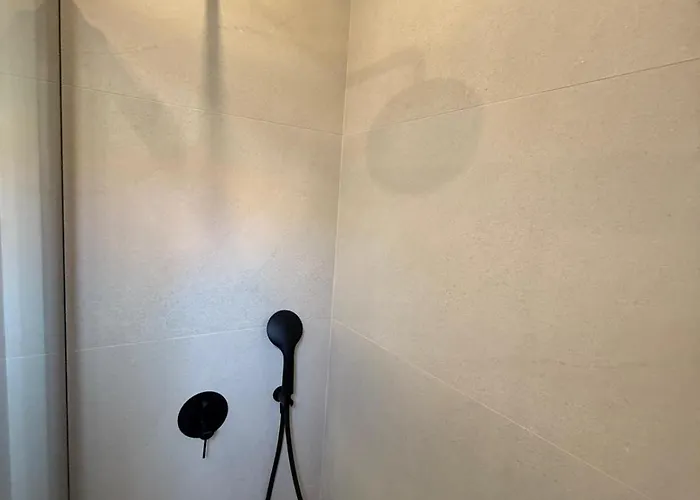 & - Sea View Terrace & Parking شقة مْليني