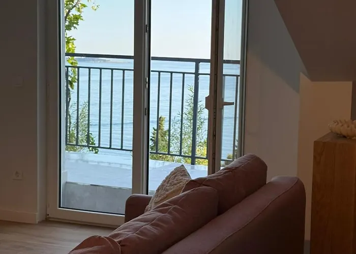 & - Sea View Terrace & Parking شقة مْليني