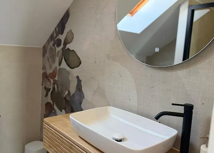 & - Sea View Terrace & Parking * مْليني