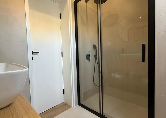 & - Sea View Terrace & Parking شقة *