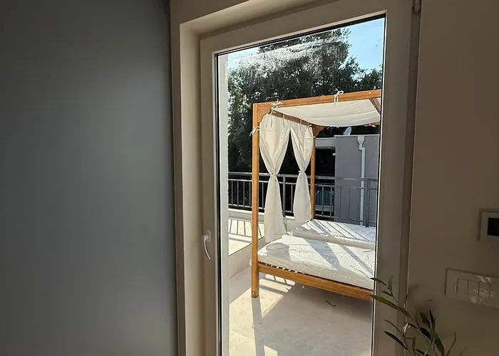 & - Sea View Terrace & Parking شقة مْليني