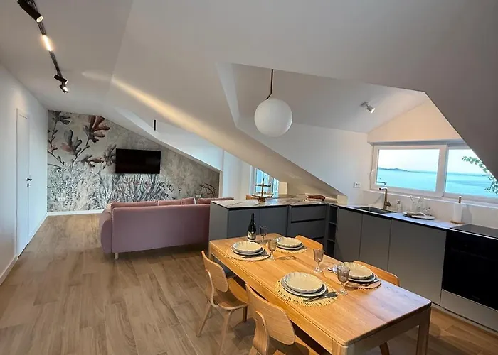 شقة & - Sea View Terrace & Parking *